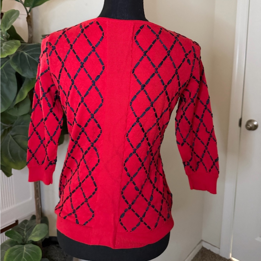 Red blouse - Picture 9 of 13
